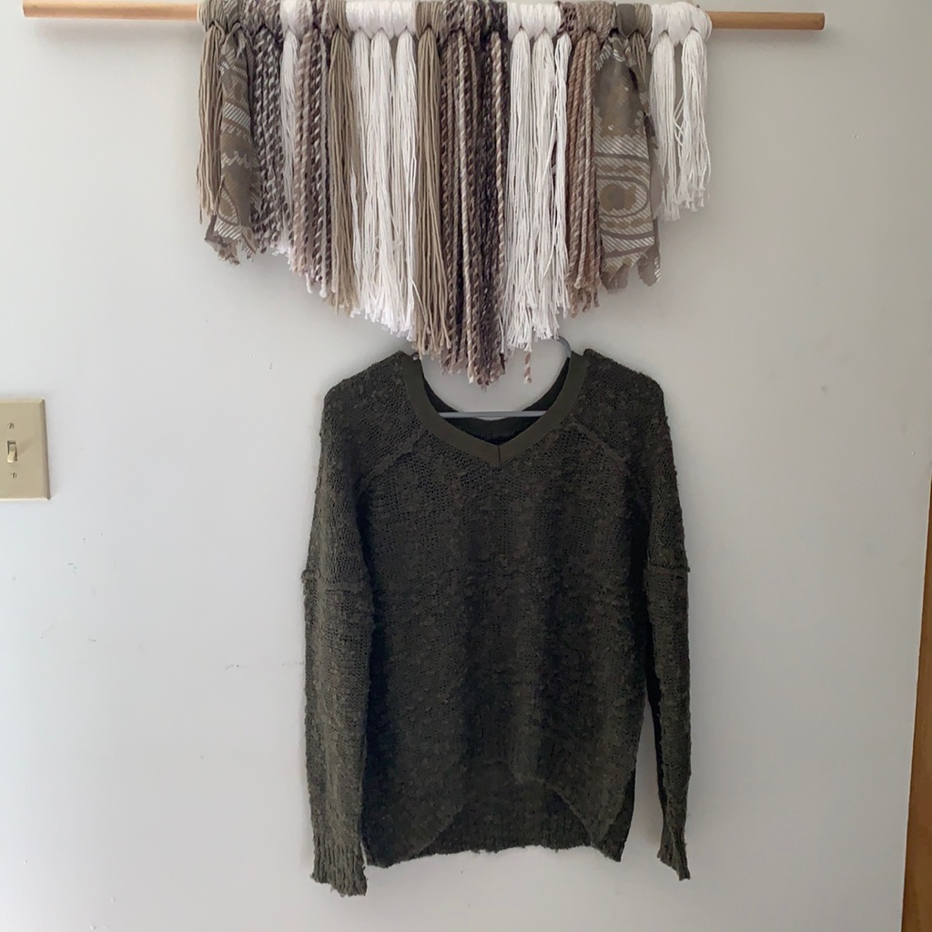 Elan Olive Green Slight V-Neck Oversized Sweater Size Small